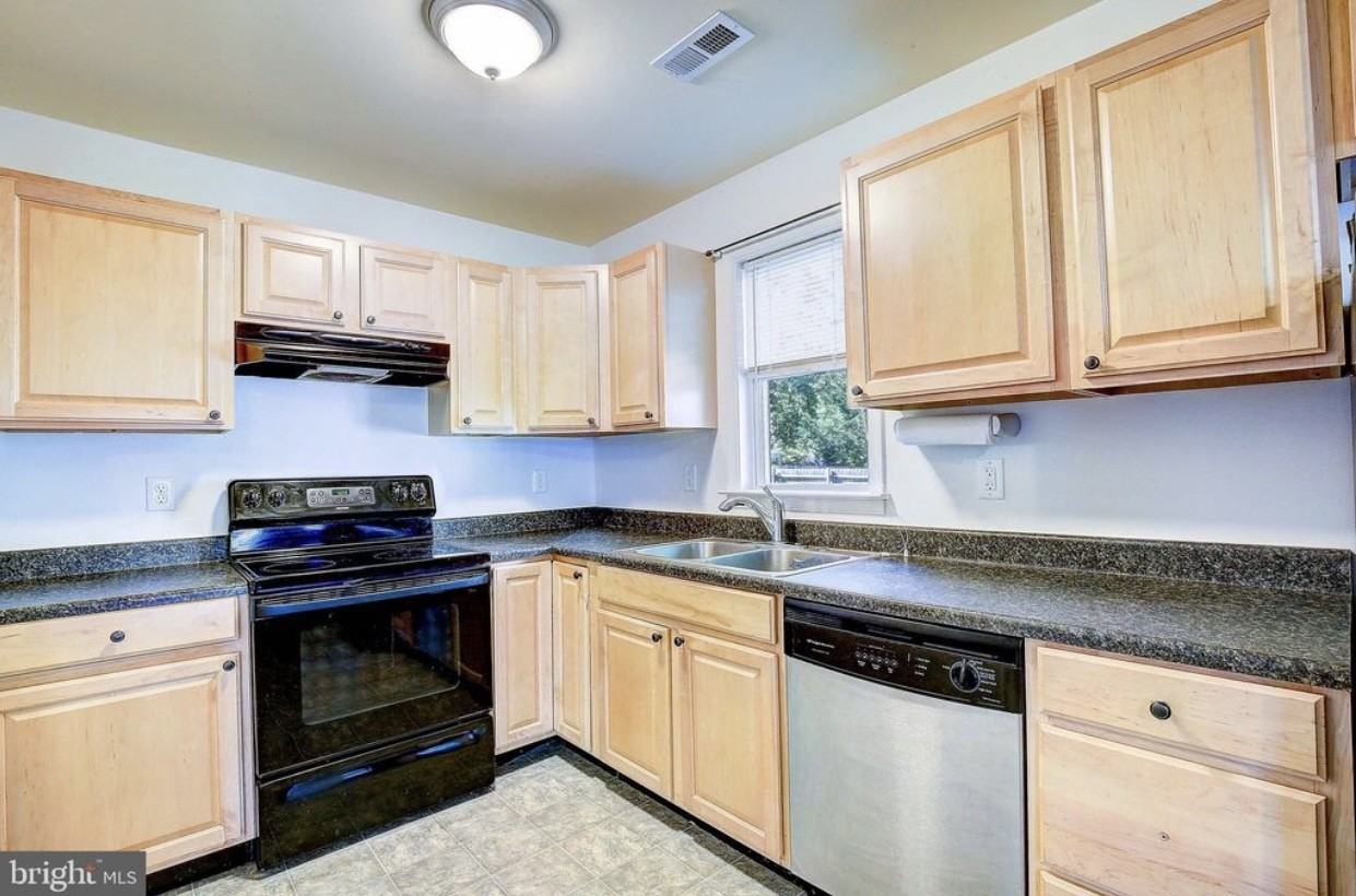 8820 Erie Ave #8820 - Photo 3 of 19