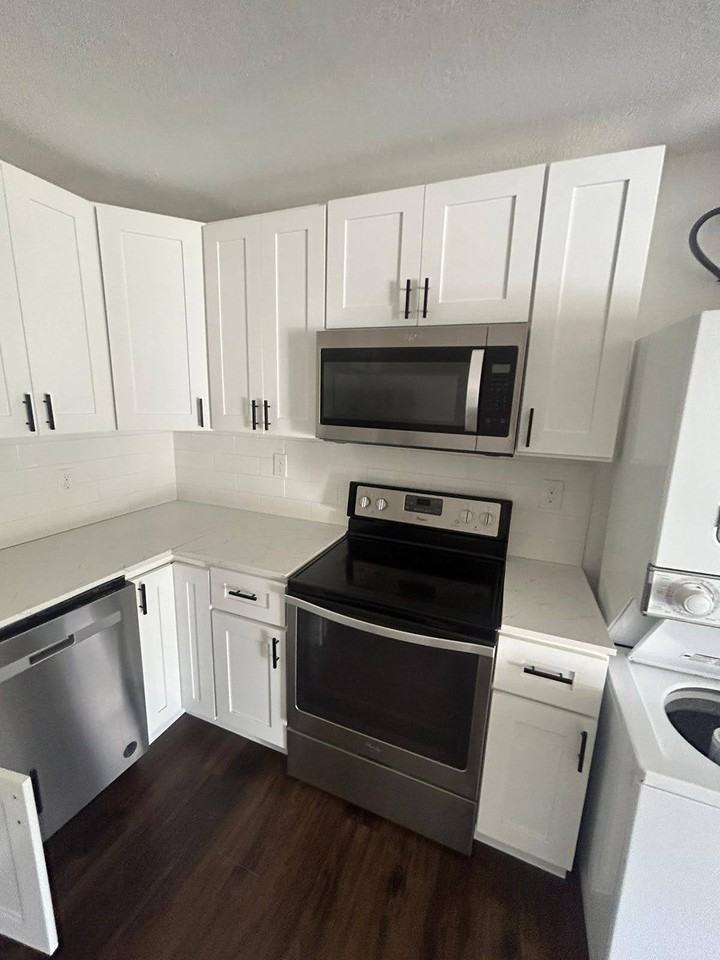 2115 Mara Ct #2115-1 - Photo 3 of 9