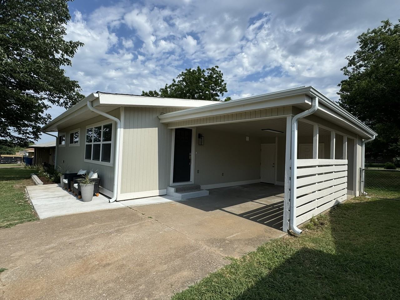 1442 E Broadway St #1 - Photo 6 of 50