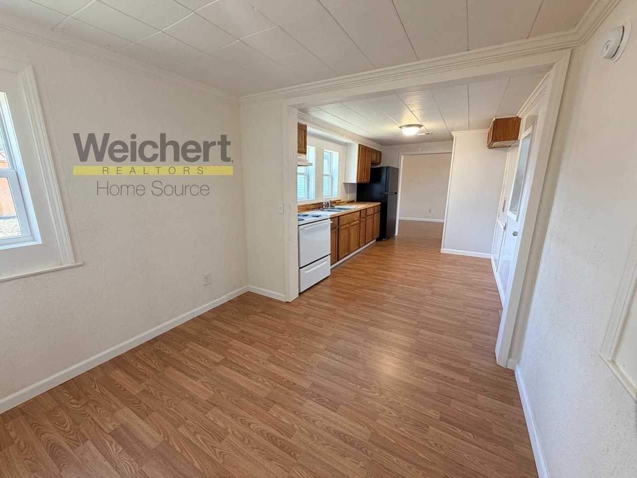 505 N 3rd St - Photo 2 of 9