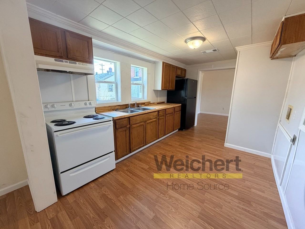 505 N 3rd St - Photo 3 of 9