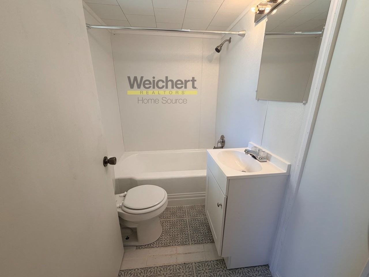 505 N 3rd St - Photo 6 of 9