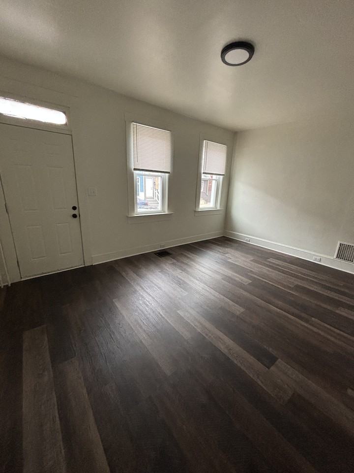 28 Caroline St #1 - Photo 5 of 16