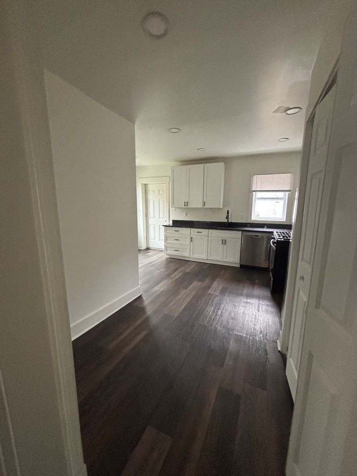 28 Caroline St #1 - Photo 6 of 16