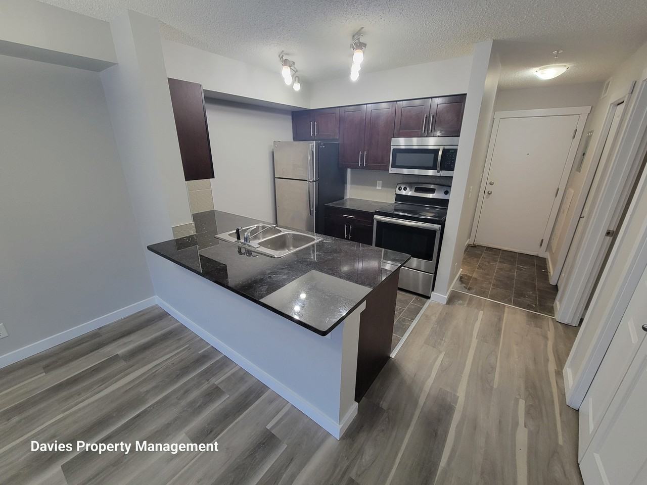 3211 James Mowatt Trail Sw #106