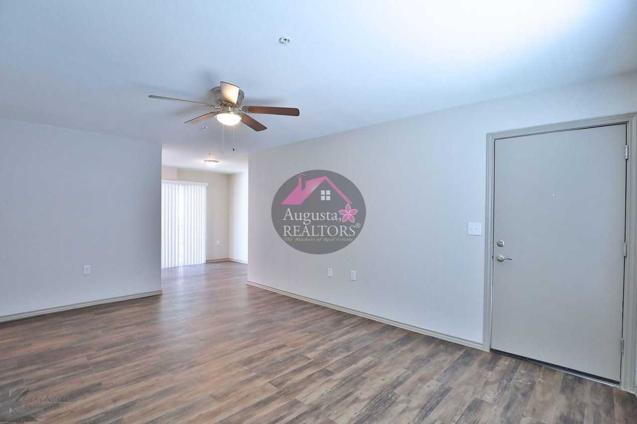 2800 2800 Sayles - 26 A - Photo 5 of 29