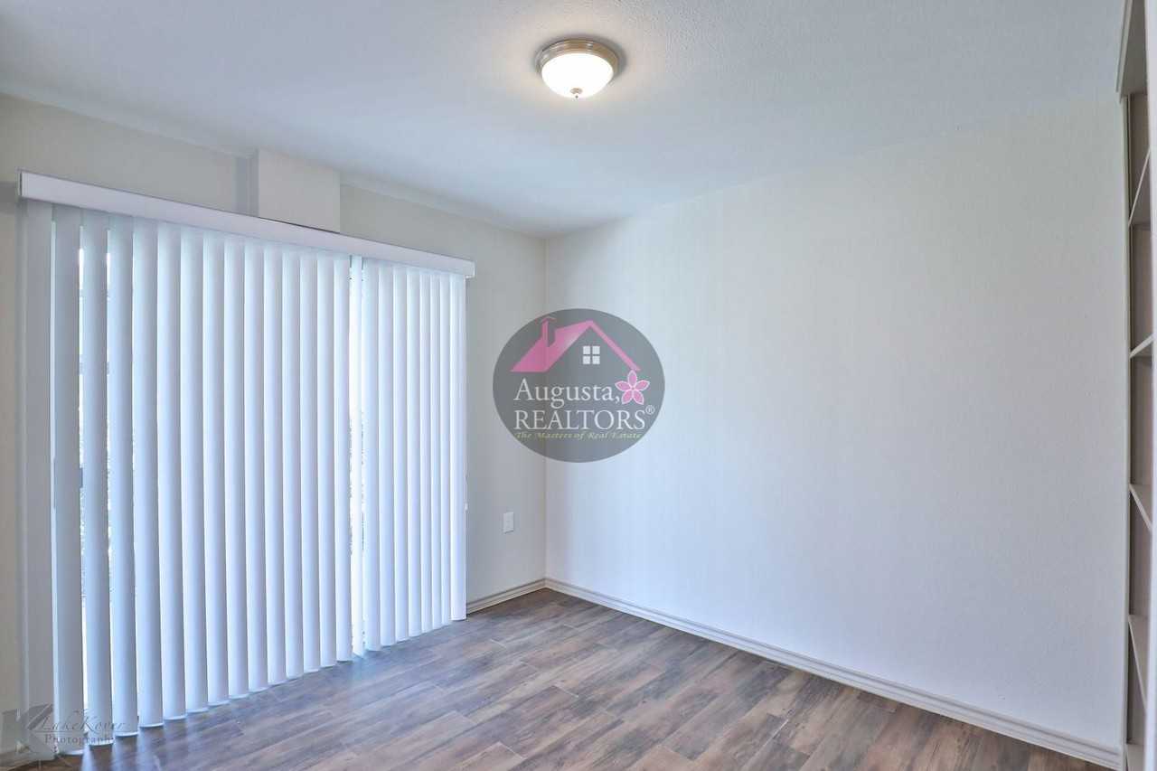 2800 2800 Sayles - 26 A - Photo 7 of 29