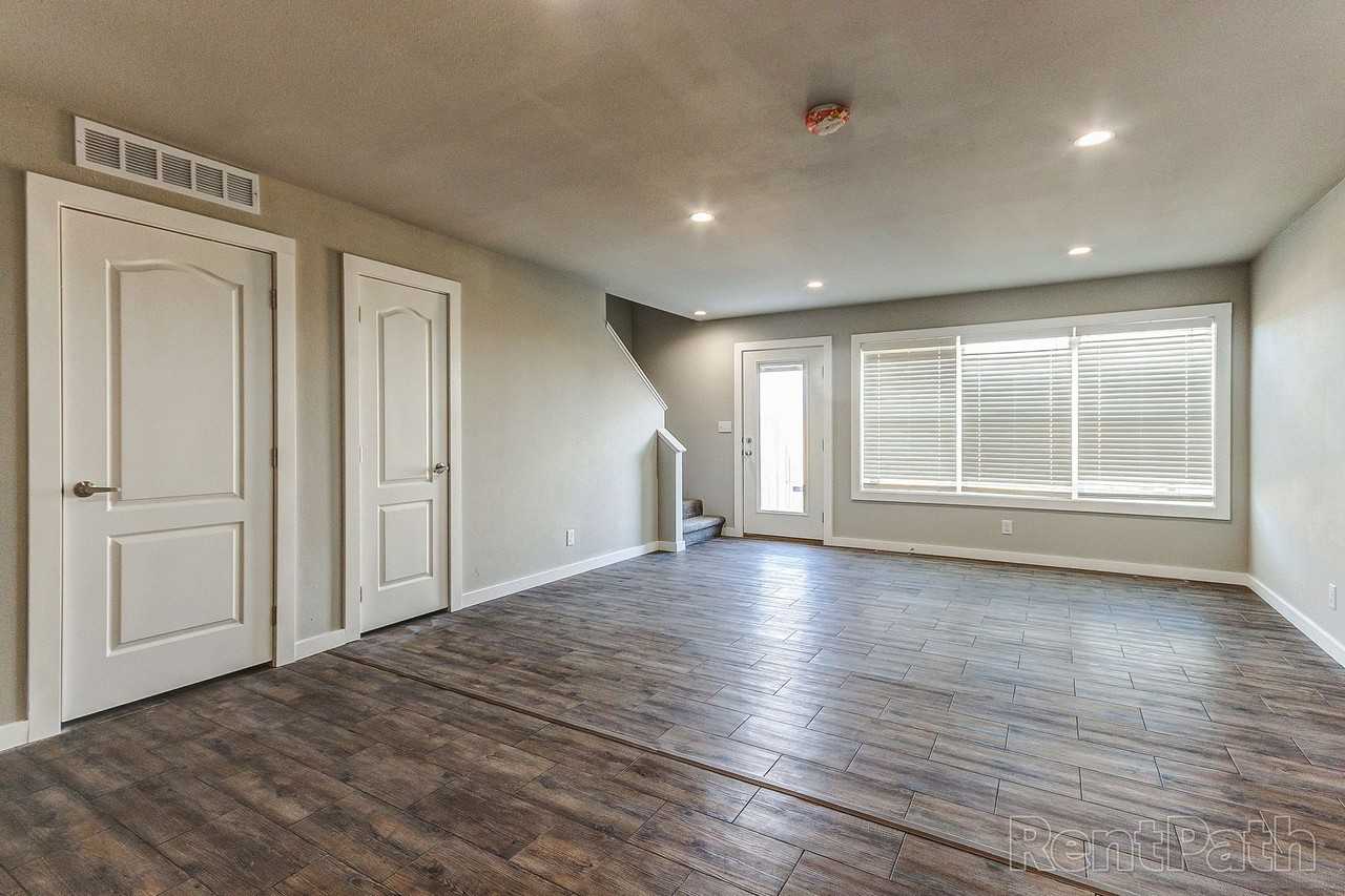 227 Omnia Street - Photo 2 of 50