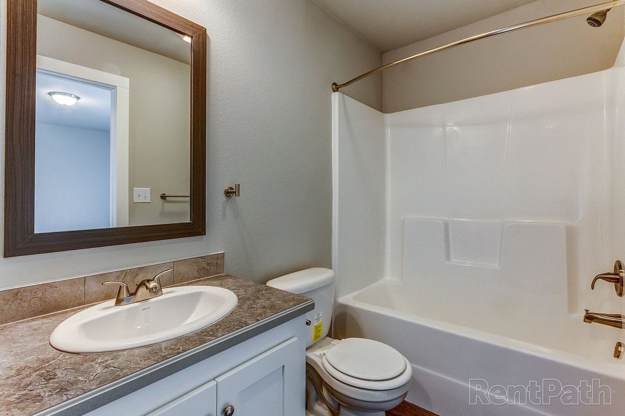 227 Omnia Street - Photo 7 of 50