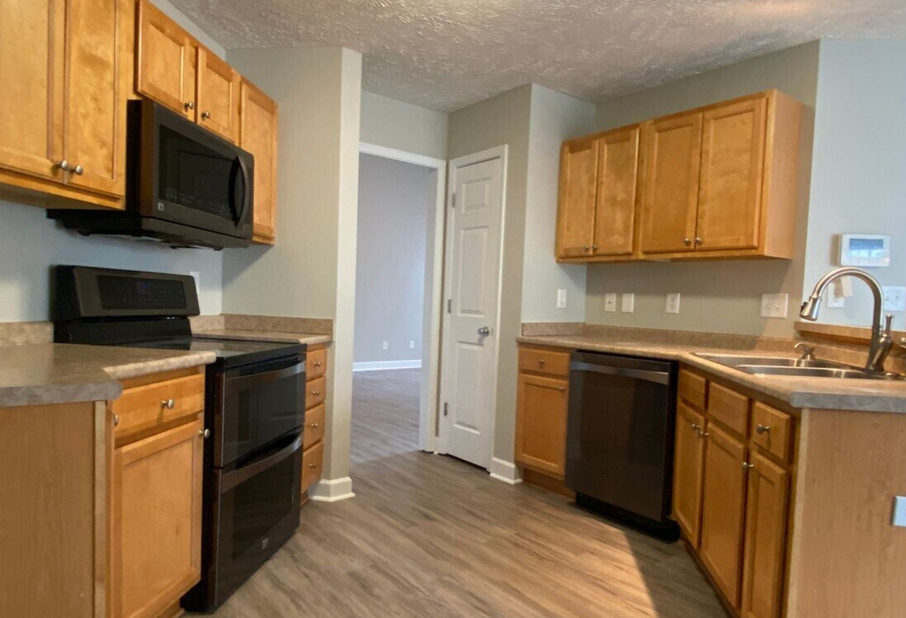 645 Crystal Spring Dr - Photo 6 of 10