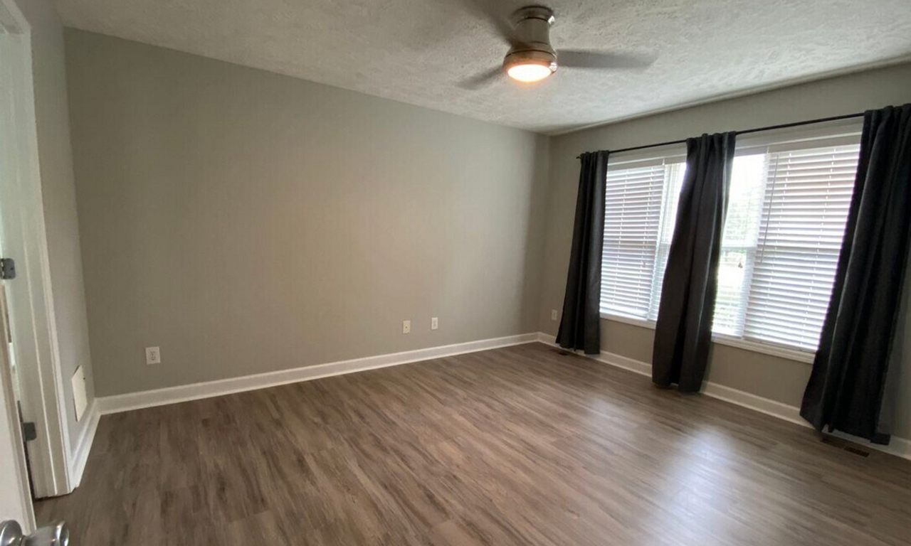 645 Crystal Spring Dr - Photo 7 of 10