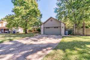 featured image of 6229 S Troost Ave