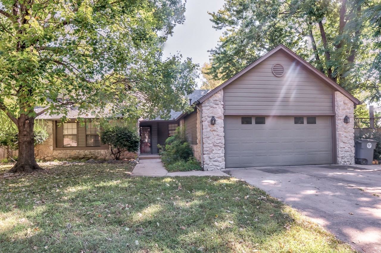 6229 S Troost Ave - Photo 2 of 26