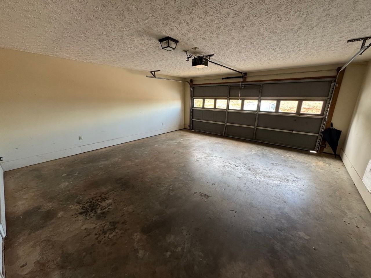 416 Leighton Ave - Photo 2 of 8