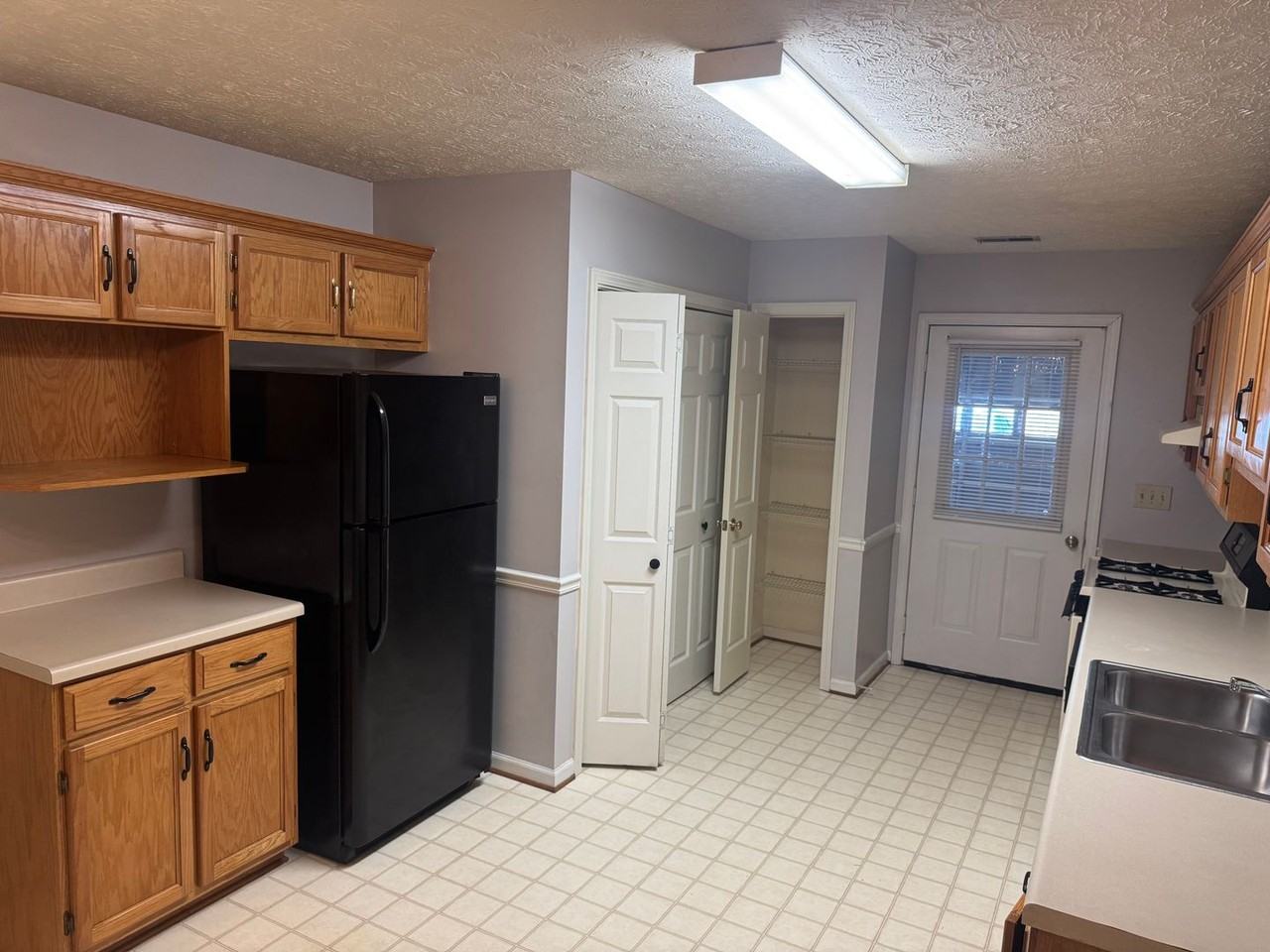 416 Leighton Ave - Photo 3 of 8