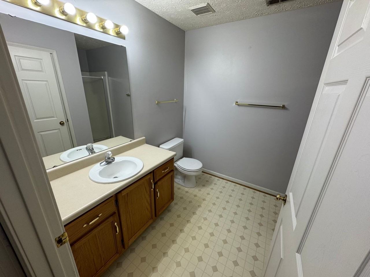 416 Leighton Ave - Photo 6 of 8