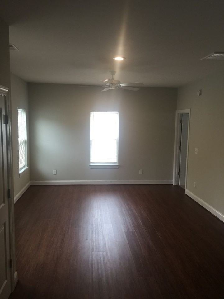 5031A Peachtree Ave - Photo 2 of 6