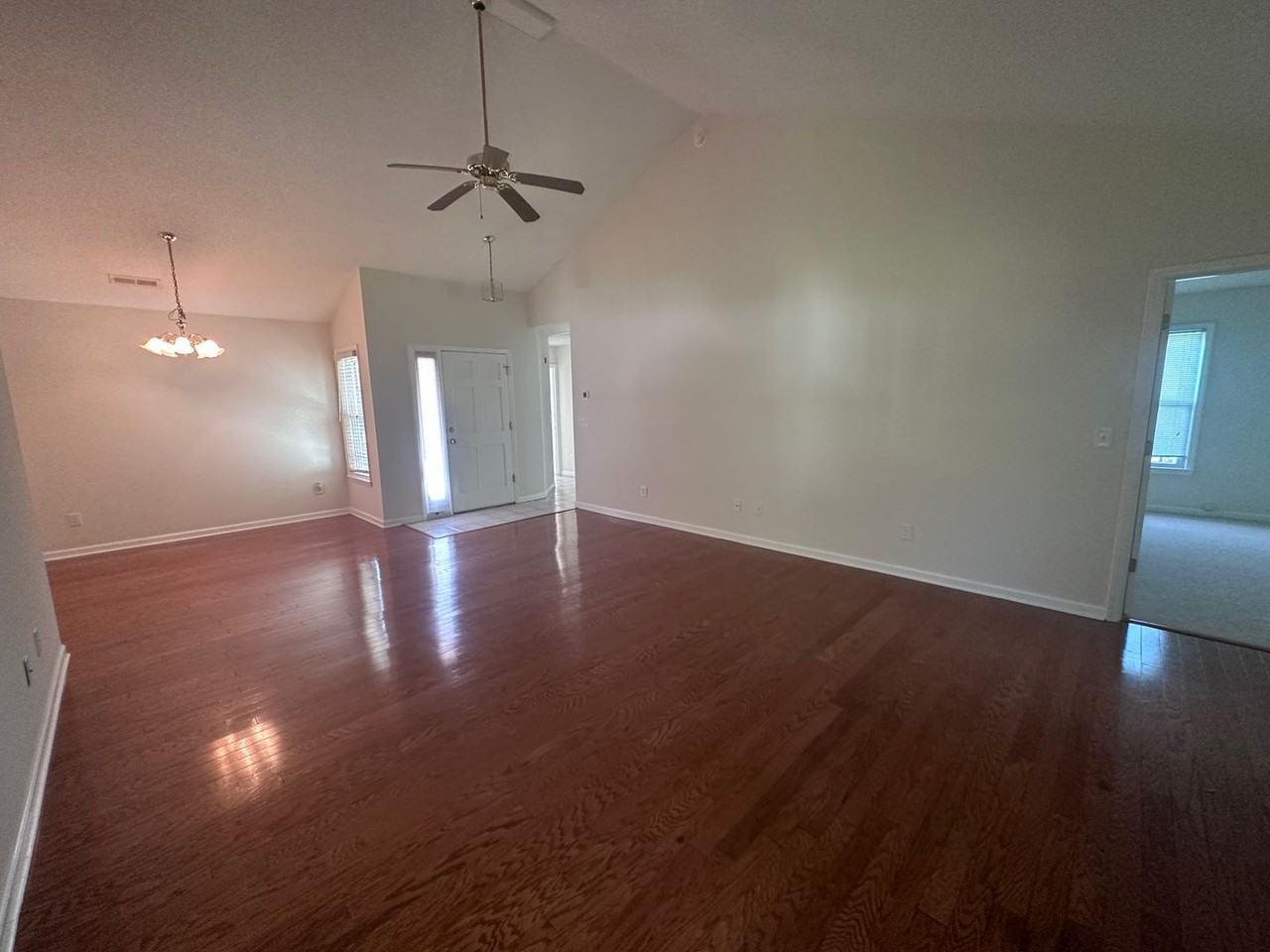 633 Hampton Rd N - Photo 6 of 22