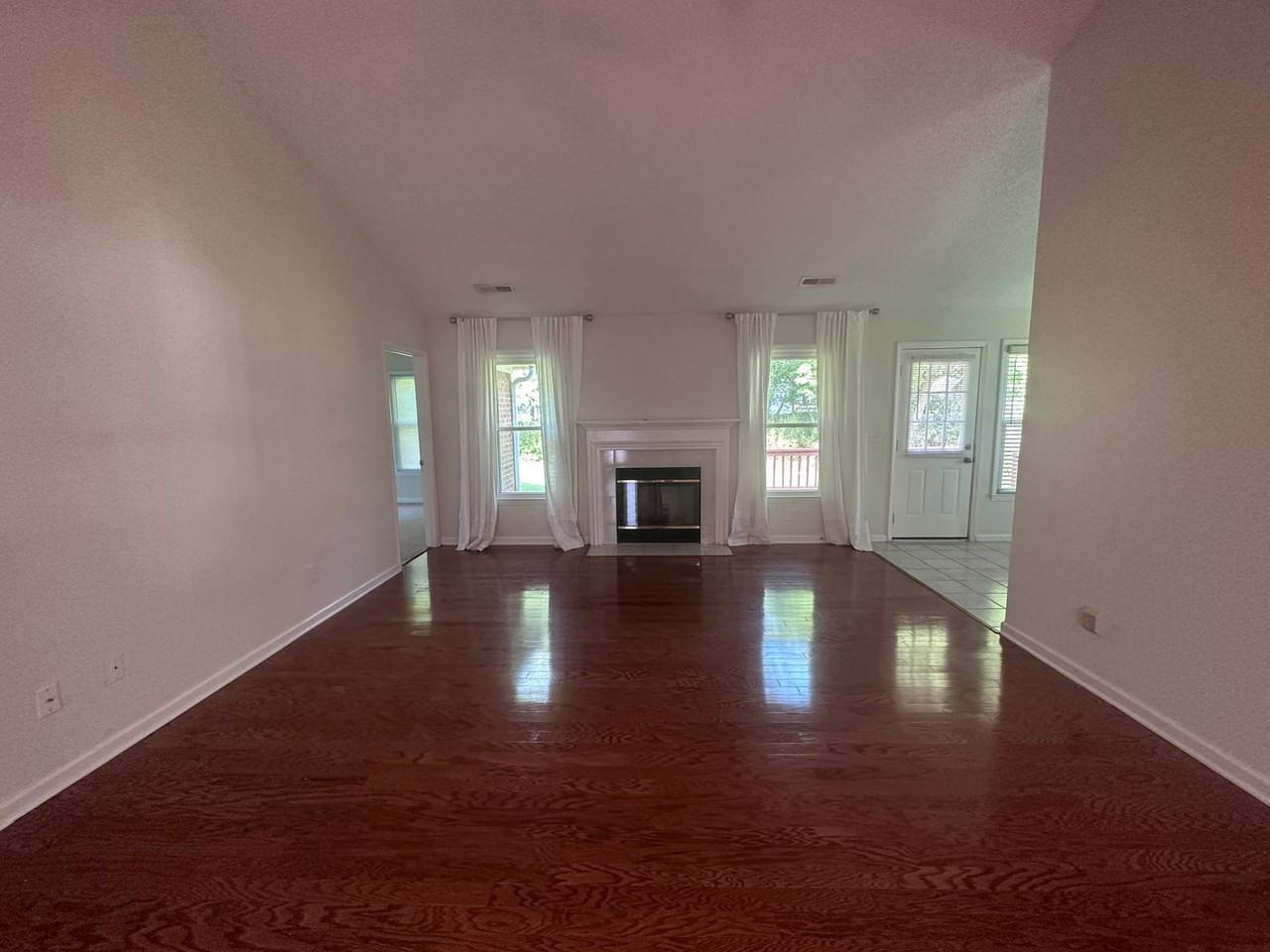 633 Hampton Rd N - Photo 7 of 22