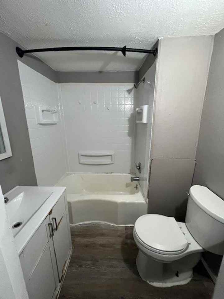 215 E High St - Photo 7 of 9