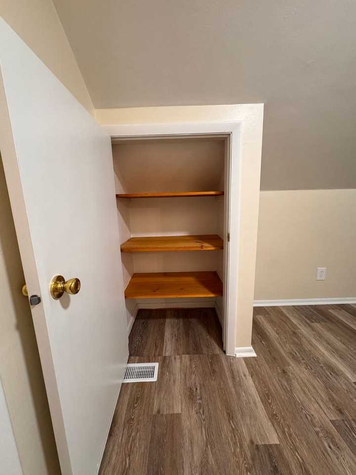 1079 North Ave - Photo 4 of 19