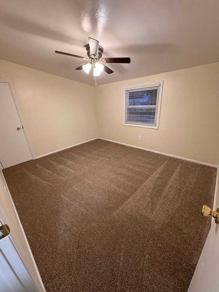 1079 North Ave - Photo 5 of 19