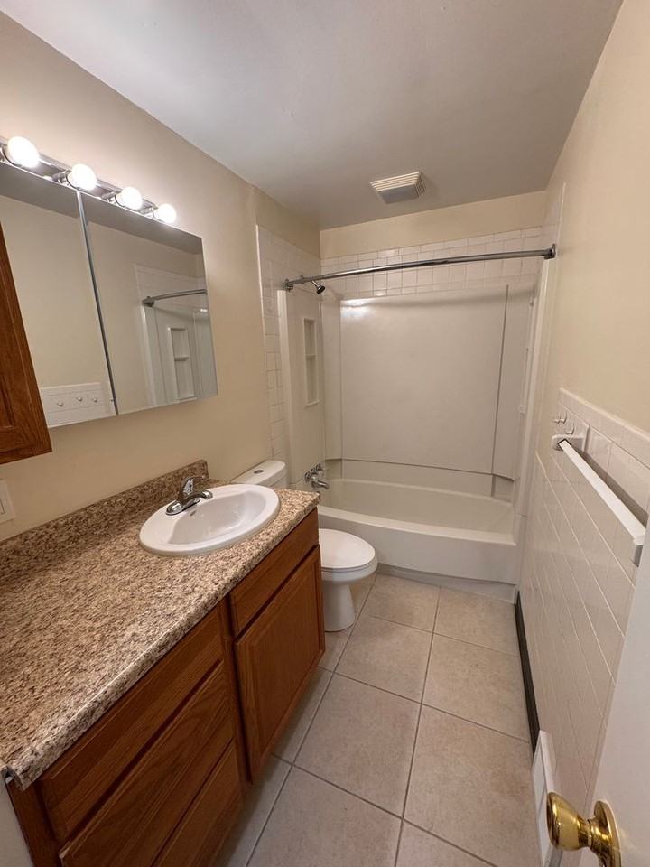 1079 North Ave - Photo 7 of 19