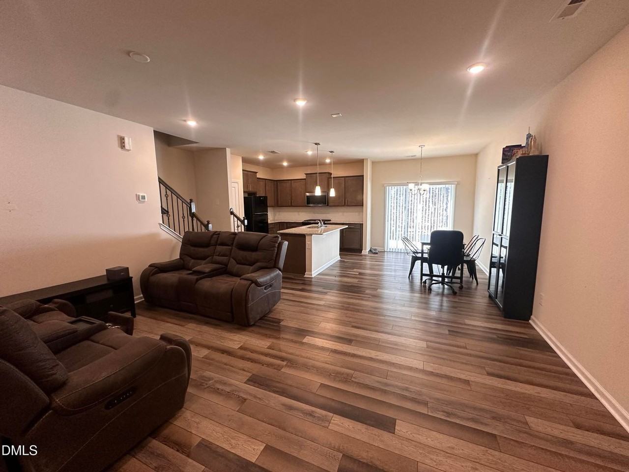 1508 Glacier Dr - Photo 3 of 18