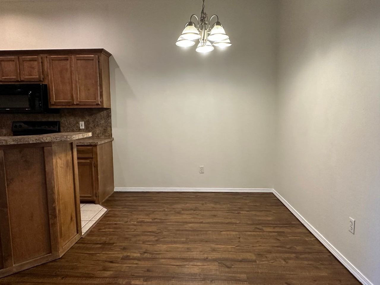 712 Rockridge Cir - Photo 5 of 34