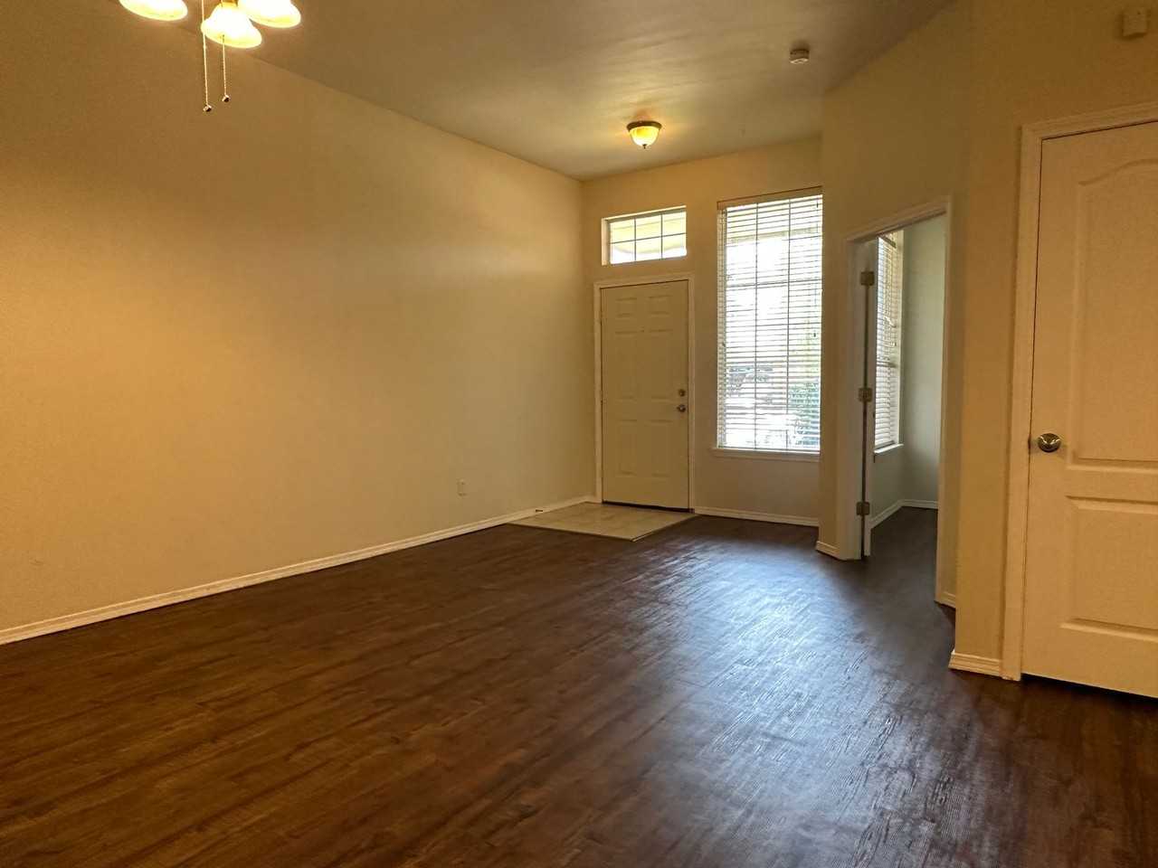 712 Rockridge Cir - Photo 6 of 34