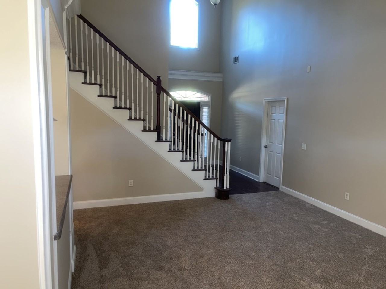 186 Bristol Way - Photo 3 of 36