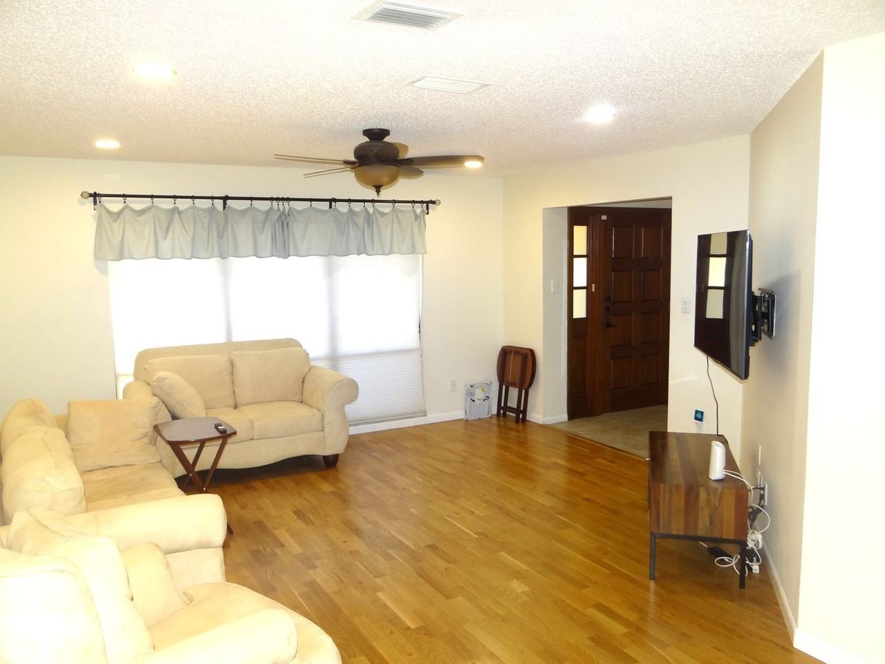 12606 Rain Forest St - Photo 3 of 13