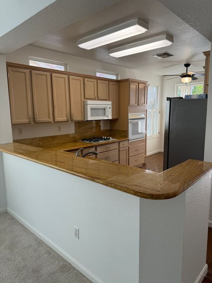 7545 School House Ln - Photo 4 of 22