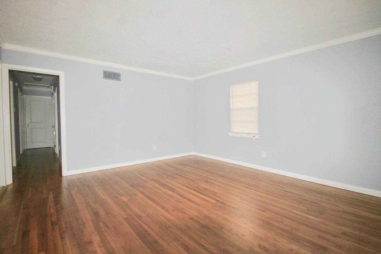 5177 8th Rd - Photo 3 of 11