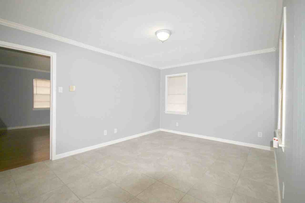 5177 8th Rd - Photo 5 of 11