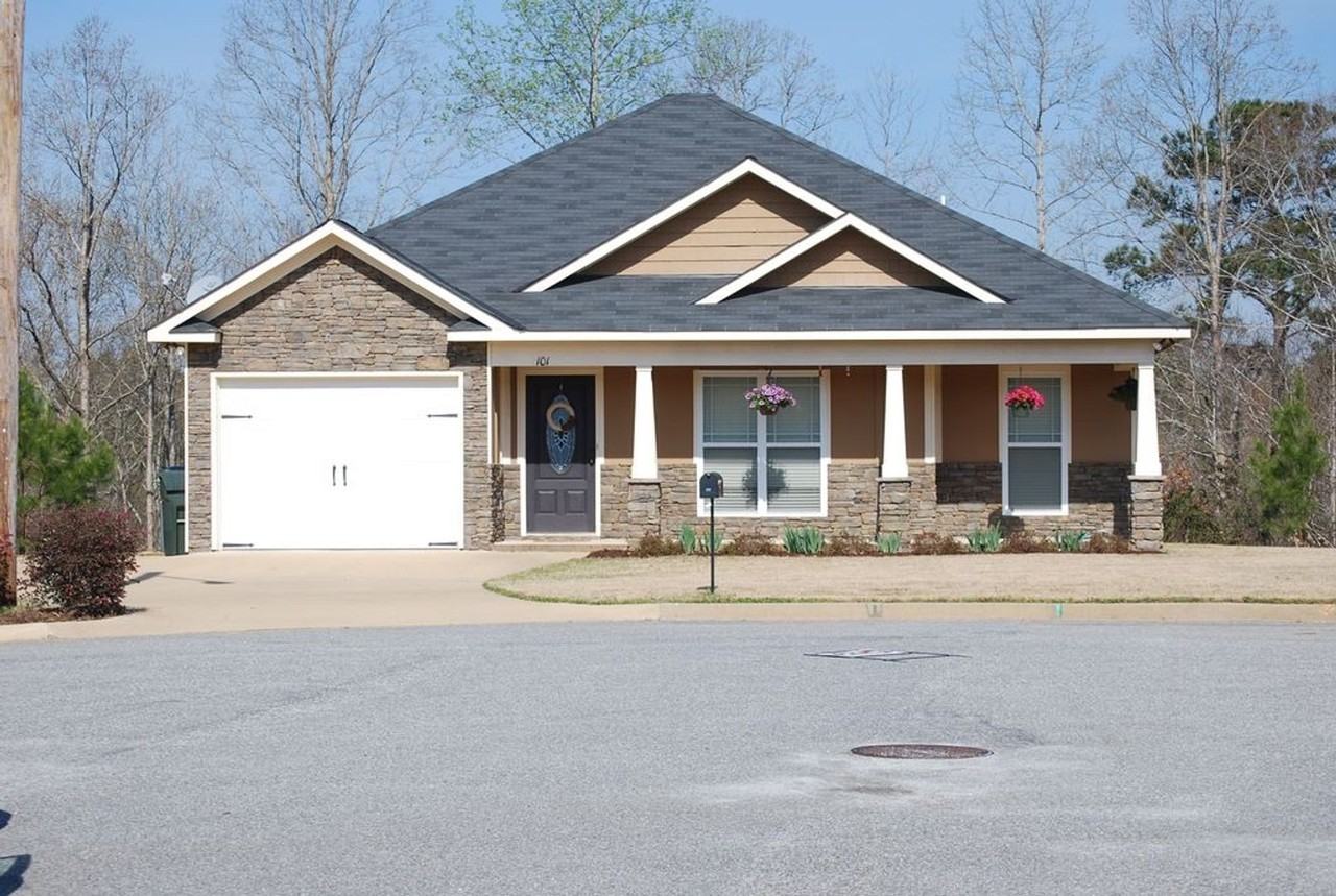 101 Southridge Ct - Photo 2 of 8