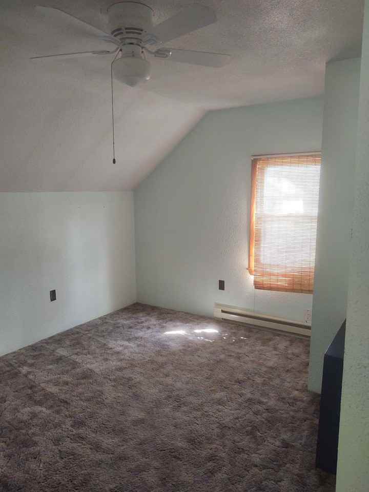 1521 35th St - Photo 5 of 17