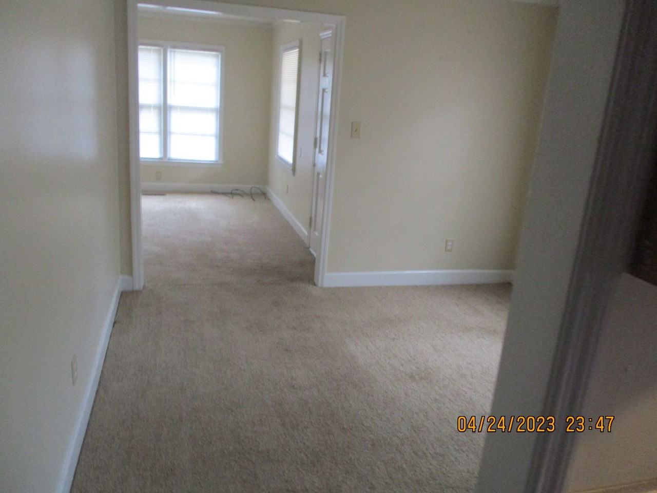 810 11th Ave - Photo 5 of 13