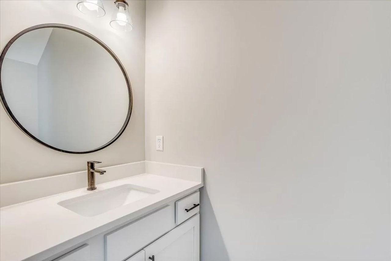 218 N Tracy St - Photo 4 of 11