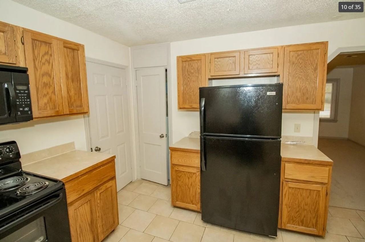 1839 S Mosley Ave - Photo 6 of 28