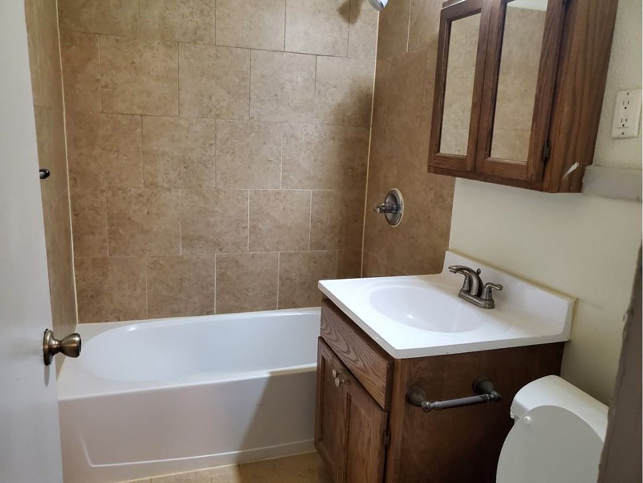 534 S Christine St - Photo 4 of 7