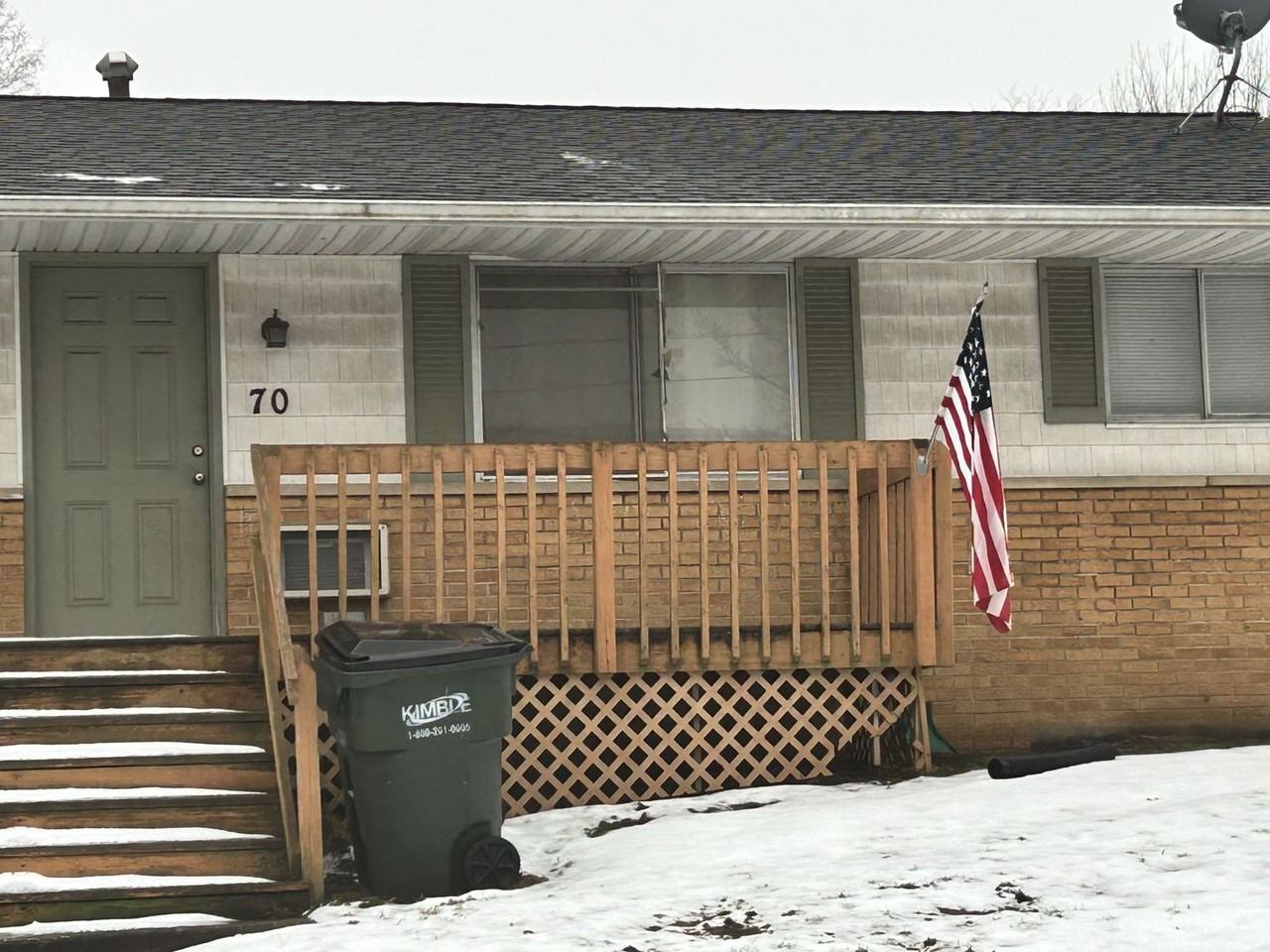 70 Home St - Photo 2 of 3