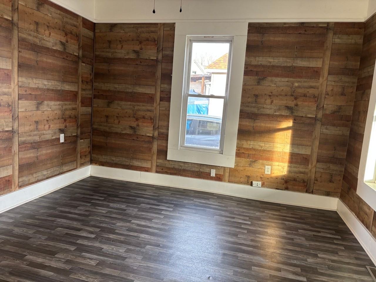 921 W Division St - Photo 3 of 21