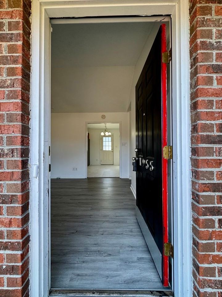 1955 Christopher Way - Photo 2 of 16