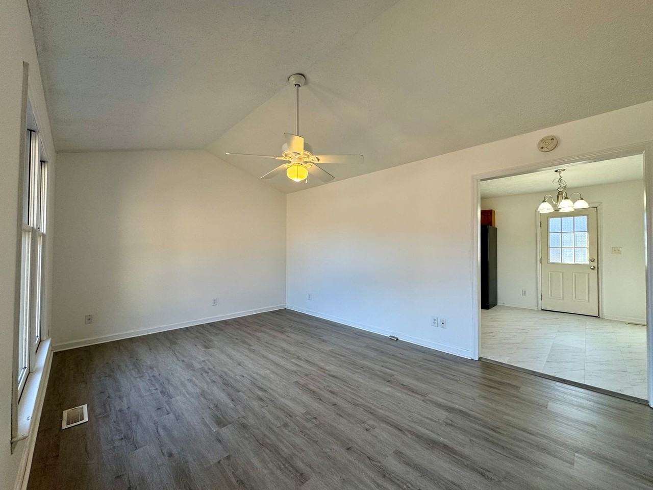 1955 Christopher Way - Photo 3 of 16