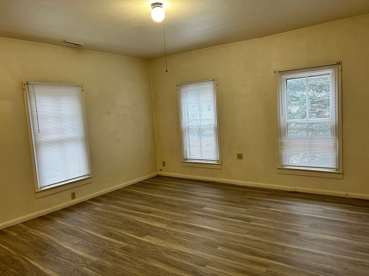 500 1/2 Spink St - Photo 3 of 13