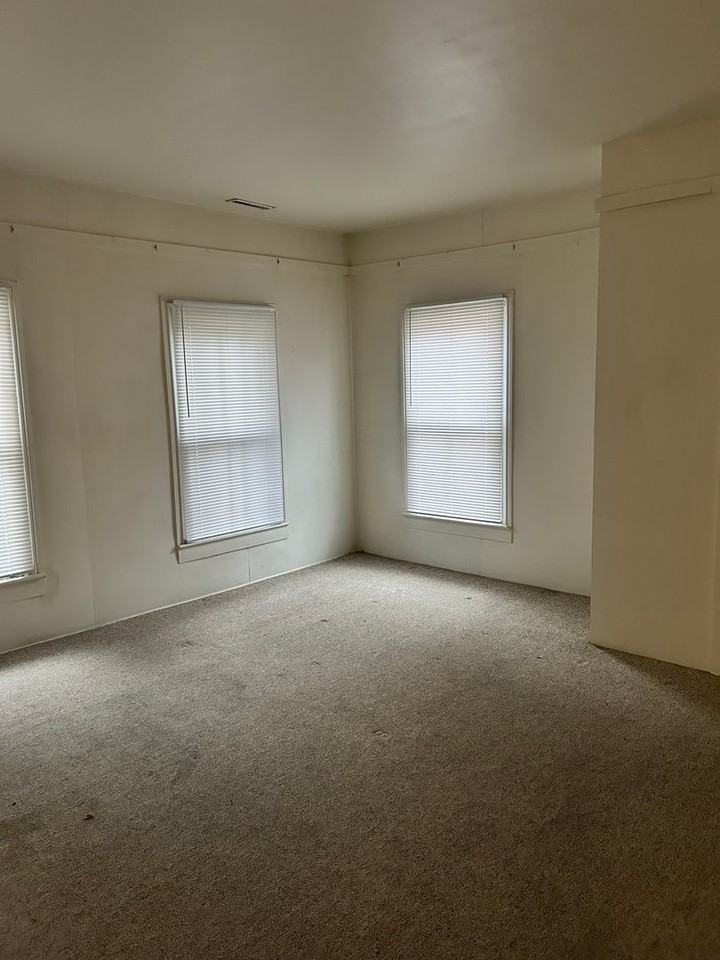 500 1/2 Spink St - Photo 7 of 13