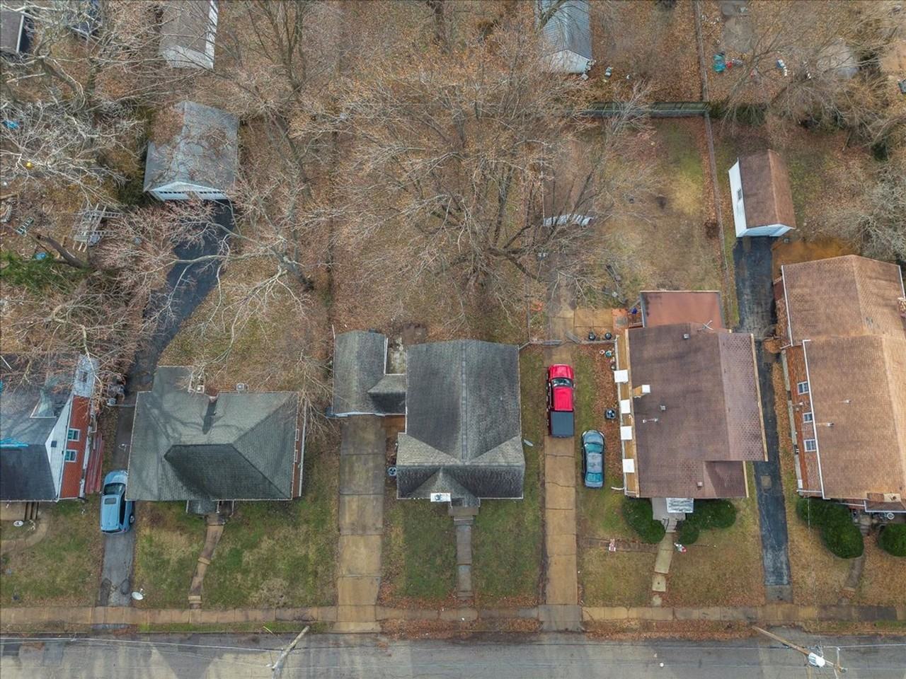 38 Lee Ave - Photo 5 of 26