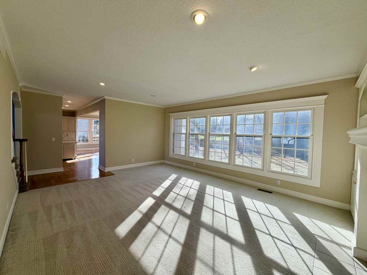 9309 W 144th Ter - Photo 6 of 37