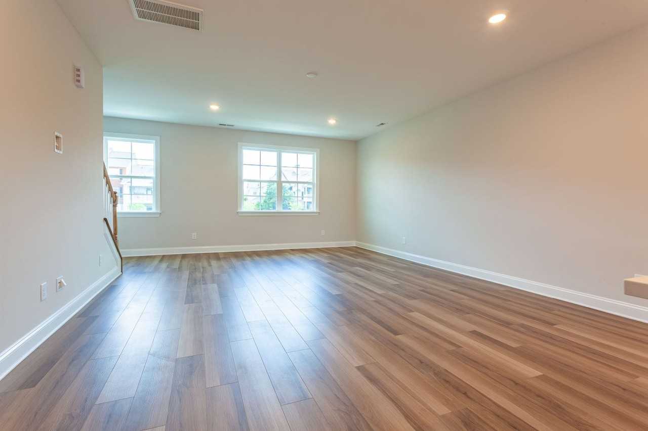 547 Bistre Dr - Photo 7 of 41